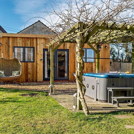 Log Cabin near Bath Chippenham  Eksteriør billede